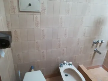 CASA AMERICANA CON LOTE - BIEN UBICADA
