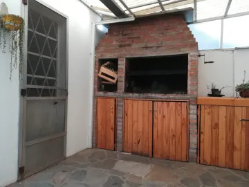 CASA AMERICANA CON LOTE - BIEN UBICADA