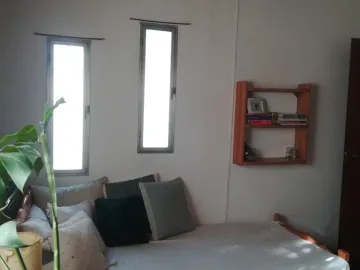 CASA AMERICANA CON LOTE - BIEN UBICADA