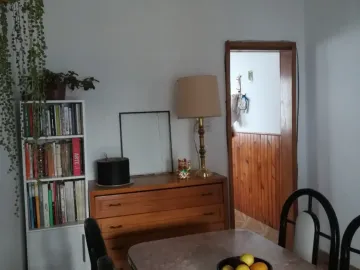 CASA AMERICANA CON LOTE - BIEN UBICADA