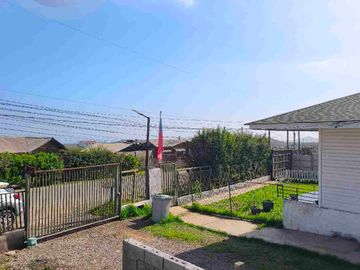 Gran Oportunidad en Totoralillo: Terreno con Casa Principal y Cabañas de Arriendo
