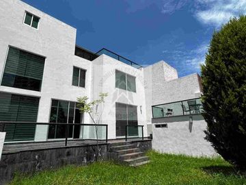 CASA EN VENTA CLISTER TERRANOVA LOMAS DE ANGELOPOLIS  AMUEBLADA a un lado de SONATA