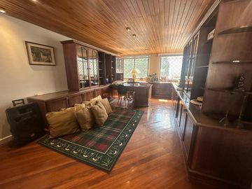 SE  RENTA CASA DE LUJO EN MONTESERRÍN  Exclusiva Casa en Campo Alegre – Monteserrín, Quito  📍 Ubicación privilegiada cerca de la Academia Coto