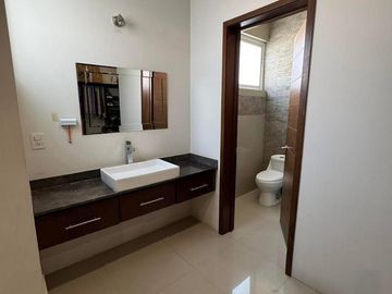 VENTA DE CASA EN SIERRA NOGAL COTO PIRUL, LEÓN, GTO.