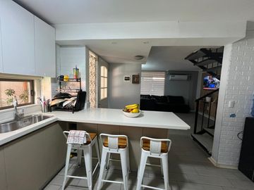 Casa Remodelada con Piscina en Excelente Estado, Quilicura.