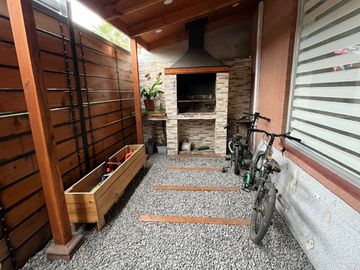 Casa Remodelada con Piscina en Excelente Estado, Quilicura.