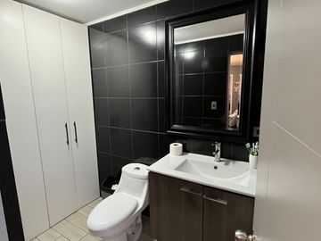Casa Remodelada con Piscina en Excelente Estado, Quilicura.