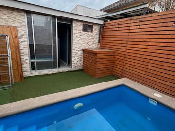 Casa Remodelada con Piscina en Excelente Estado, Quilicura.