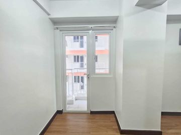 Early move in condo for sale in Pasay Quantum Residences near Dela Salle