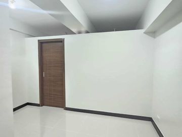 Early move in condo for sale in Pasay Quantum Residences near Dela Salle