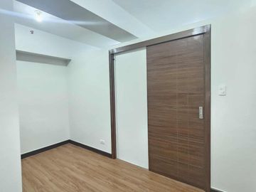 Rent to own 1 bedroom condo for sale in Quantum Residences Pasay City