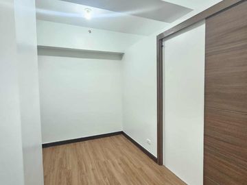 Rent to own 1 bedroom condo in pasay quantum residences near MOA Pagcor