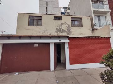 CASA EN VENTA CERCA AL MERCADO DE MAGDALENA