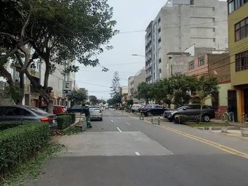 CASA EN VENTA CERCA AL MERCADO DE MAGDALENA