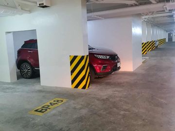 Marina Spatials by Filinvest – 10th Floor Condo with Panoramic Sea & City Views wtih Parking