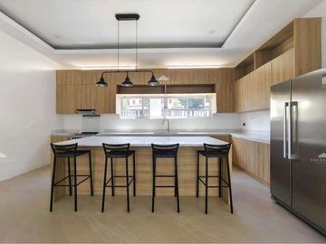 Brandnew House and Lot with Pool in Neogan Tagaytay-EGR