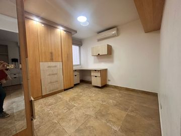 VENDO PRECIOSO Y ENORME DUPLEX CON UNA VISTA PRECIOSA EN SURCO