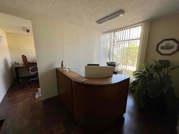 Cerca Colegio Condamine Vendo OPORTUNIDAD casa de dos departamentos para vivienda y oficinas