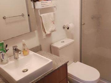 Suite de Venta en la Avenida República del Salvador. Quito , Ecuador.