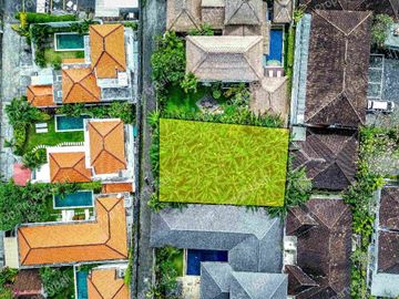 Rare Small Plot Land 315 m2 or 3,15 Are in Batu Belig Beach Seminyak Bali