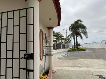 Vendo Casa en Salinas Vía a Mar Bravo, avenida Punta Carnero