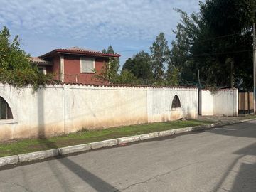 Casa grande con gransitio en Lo Herrera, San Bernardo