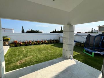 CASA EN RENTA O VENTA EN UN NIVEL