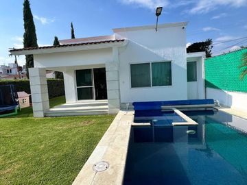 CASA EN RENTA O VENTA EN UN NIVEL