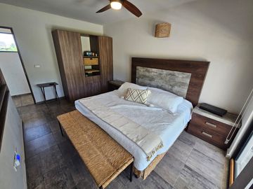 CASA EN VENTA CON GRAN JARDIN