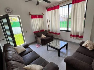 CASA EN VENTA CON GRAN JARDIN