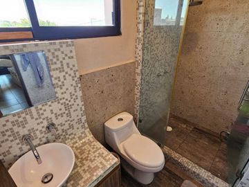 CASA EN VENTA CON GRAN JARDIN