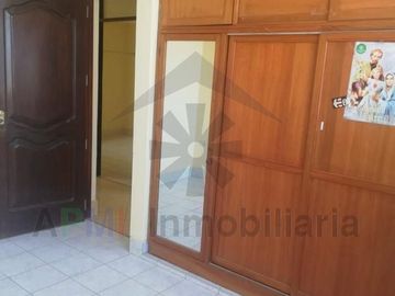 DEPARTAMENTO EN TERCER PISO Y FRENTE A PARQUE EN URB. SAN EDUARDO DE  CHICLAYO