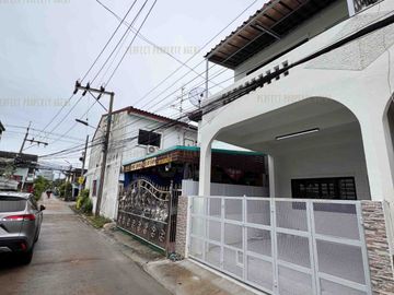 ขายทาวน์เฮ้าส์ สุขุมวิท 17 นารถสุนทร 15 BTS ช้างเอราวัณ ปากน้ำ ตกแต่งใหม่ฟรีโอน