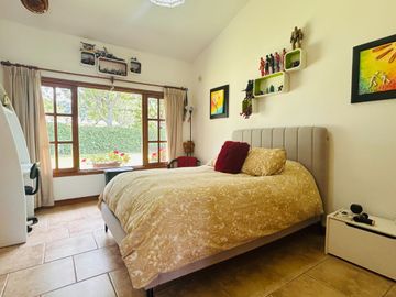preciosa casa de venta en La Primavera, San Patricio - Cumbayá