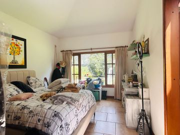 preciosa casa de venta en La Primavera, San Patricio - Cumbayá