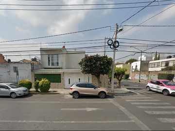 CASA EN VENTA EN COLONIA CLAVERIA A 5 MIN DE METRO CLAVERIA