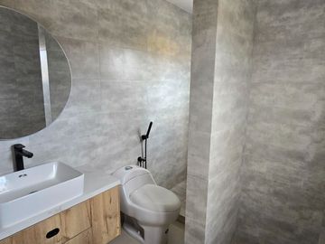 ¡Vendo Casa Villa España 2 - Con Garita 24/7 - Av. Narcisa de Jesús - 2 plantas!