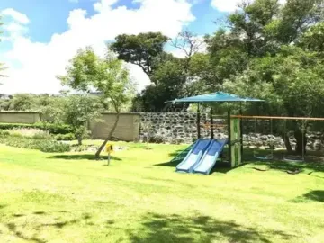 Terreno en Venta en Lomas de Angelopolis, Con Espectacular Casa Club y Alberca, Excelente Opción de Inversión