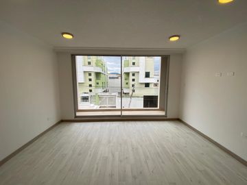 PONCEANO ALTO; 3 DORM; 2 BAÑOS; 2 GAR; 1 BOD, BALC, 138/107 M2: REF 302
