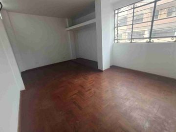 Casa de 7 habitaciones en Comas