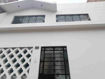 Casa de 7 habitaciones en Comas