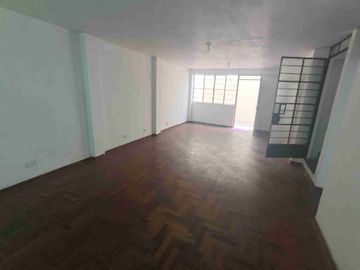 Casa de 7 habitaciones en Comas