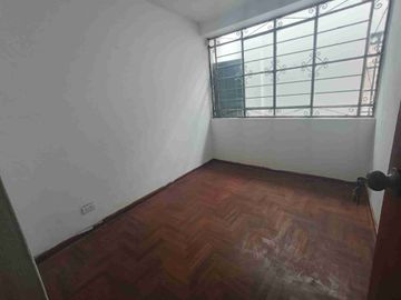 Casa de 7 habitaciones en Comas