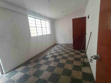 Casa de 7 habitaciones en Comas