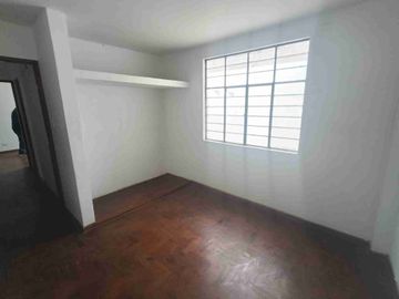 Casa de 7 habitaciones en Comas