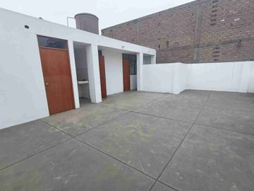 Casa de 7 habitaciones en Comas