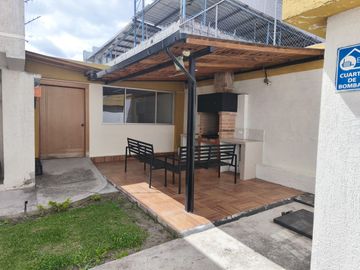 Vendo casa en Marianitas, Calderón