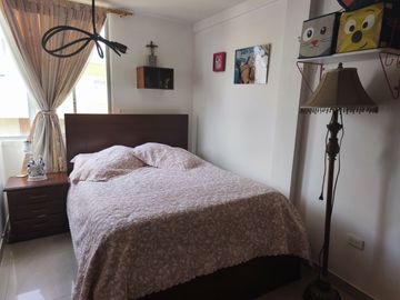 Vendo casa en Marianitas, Calderón