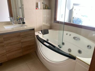 Venta Departamento Cumbaya 2 dormitorios sector Colegio  Menor