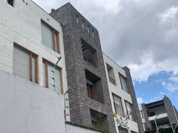 Venta Departamento Cumbaya 2 dormitorios sector Colegio  Menor